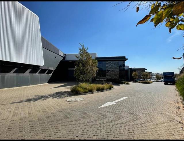 INDUSTRIAL PROPERTY TO RENT IN LOUWLARDIA